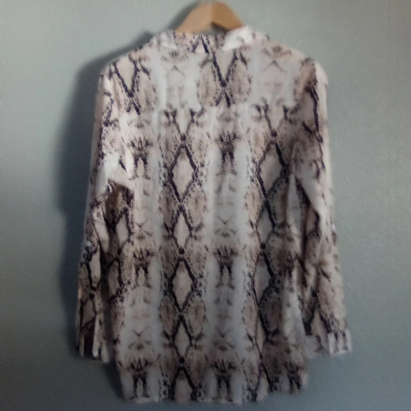 Beautiful top size large ( box BJ ) - Picture 2 of 2